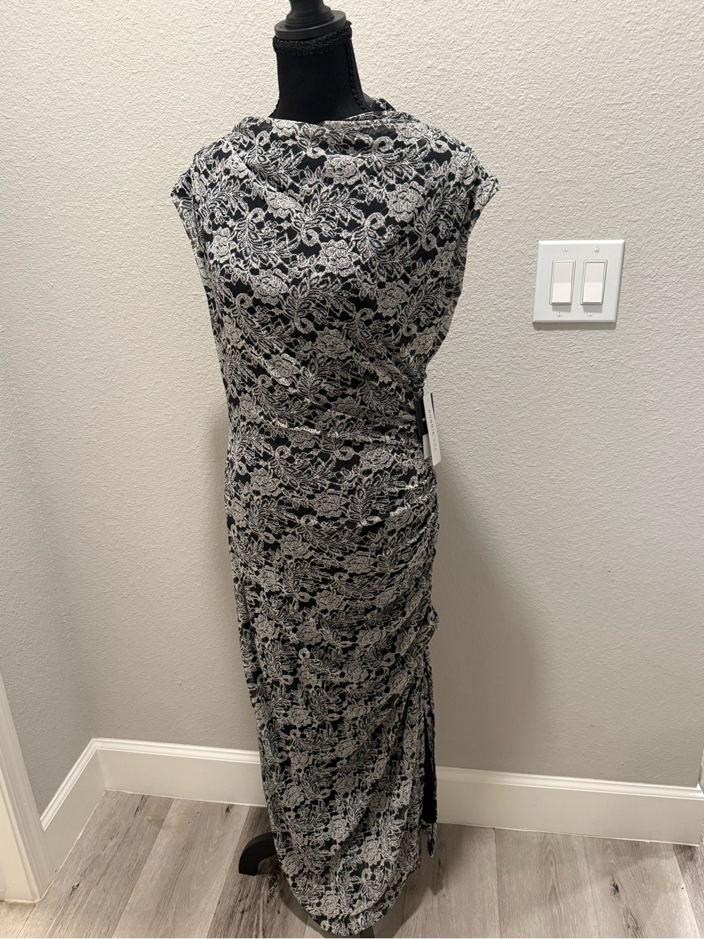 Robbie Bee Black & White Mesh Cap Sleeve Maxi Dress